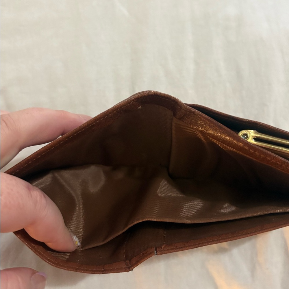 Buxton Tan Genuine Leather Wallet - Picture 7 of 8